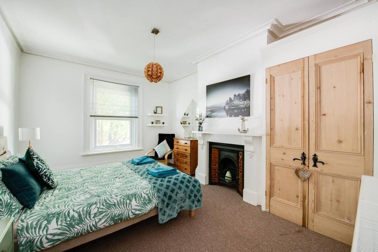 Family Friendly Flat Just Minutes From The Beach! Portsmouth Buitenkant foto