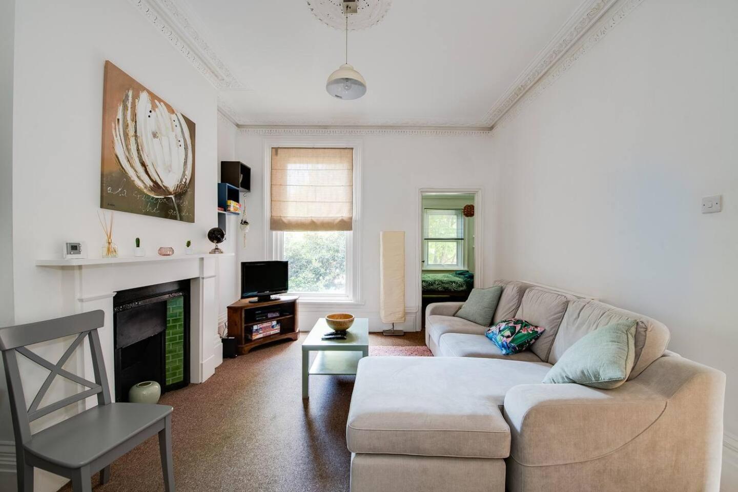 Family Friendly Flat Just Minutes From The Beach! Portsmouth Buitenkant foto