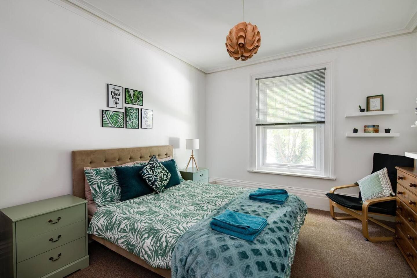 Family Friendly Flat Just Minutes From The Beach! Portsmouth Buitenkant foto